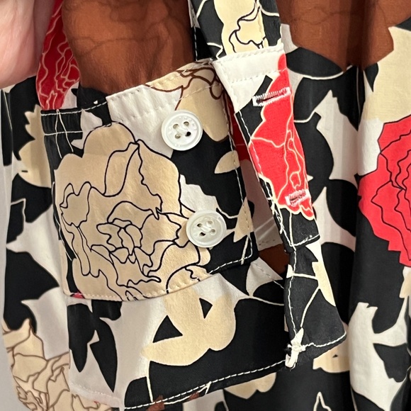 Equipment (S) 100% silk blouse, rose floral pattern. - Picture 4 of 14